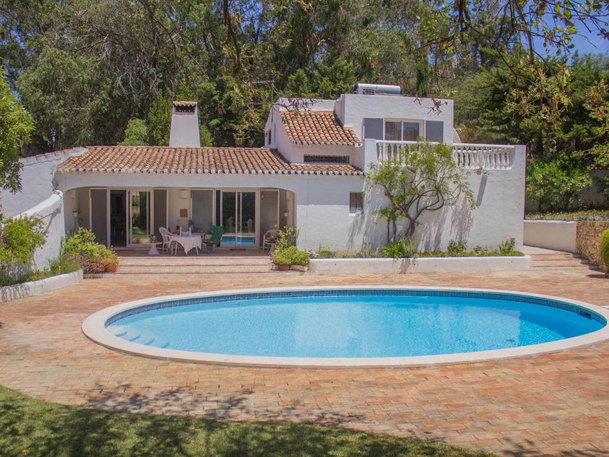 Roofed Villa In Albufeira With Private Swimming Pool Ольюш-ди-Агуа  Экстерьер фото