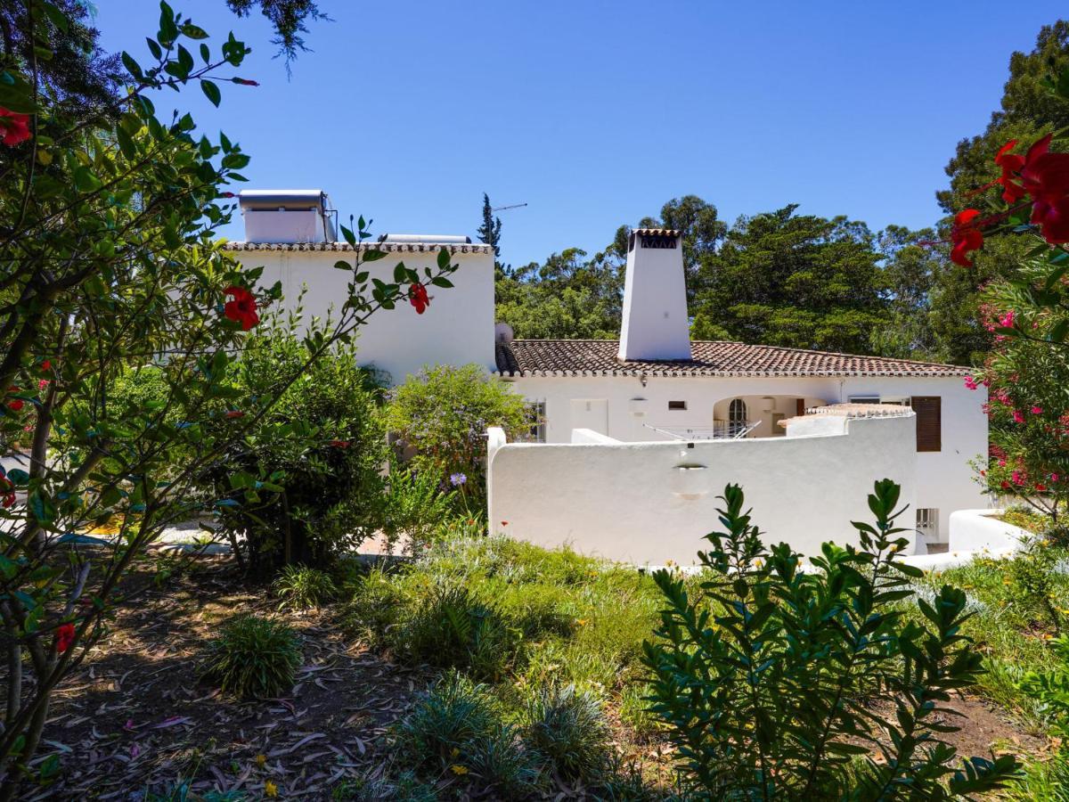 Roofed Villa In Albufeira With Private Swimming Pool Ольюш-ди-Агуа  Номер фото