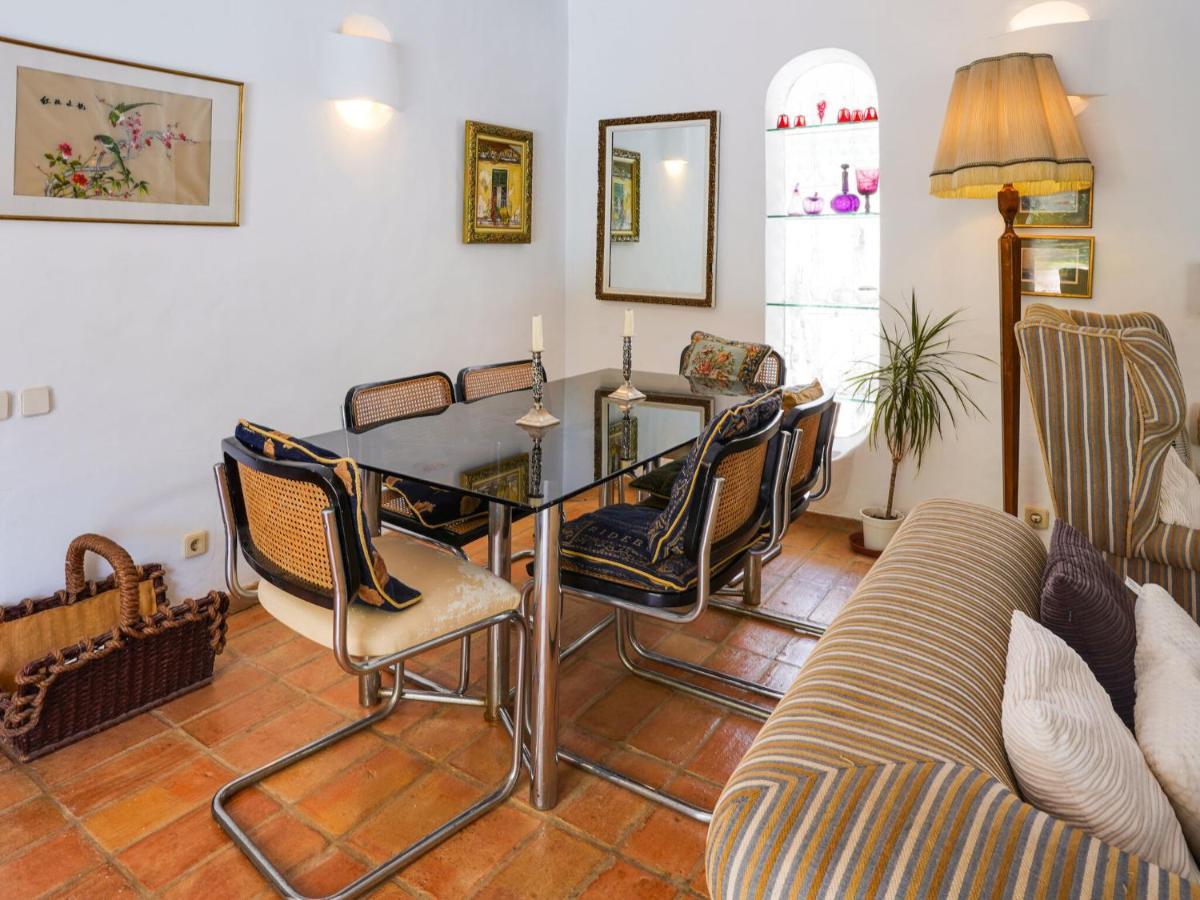 Roofed Villa In Albufeira With Private Swimming Pool Ольюш-ди-Агуа  Экстерьер фото