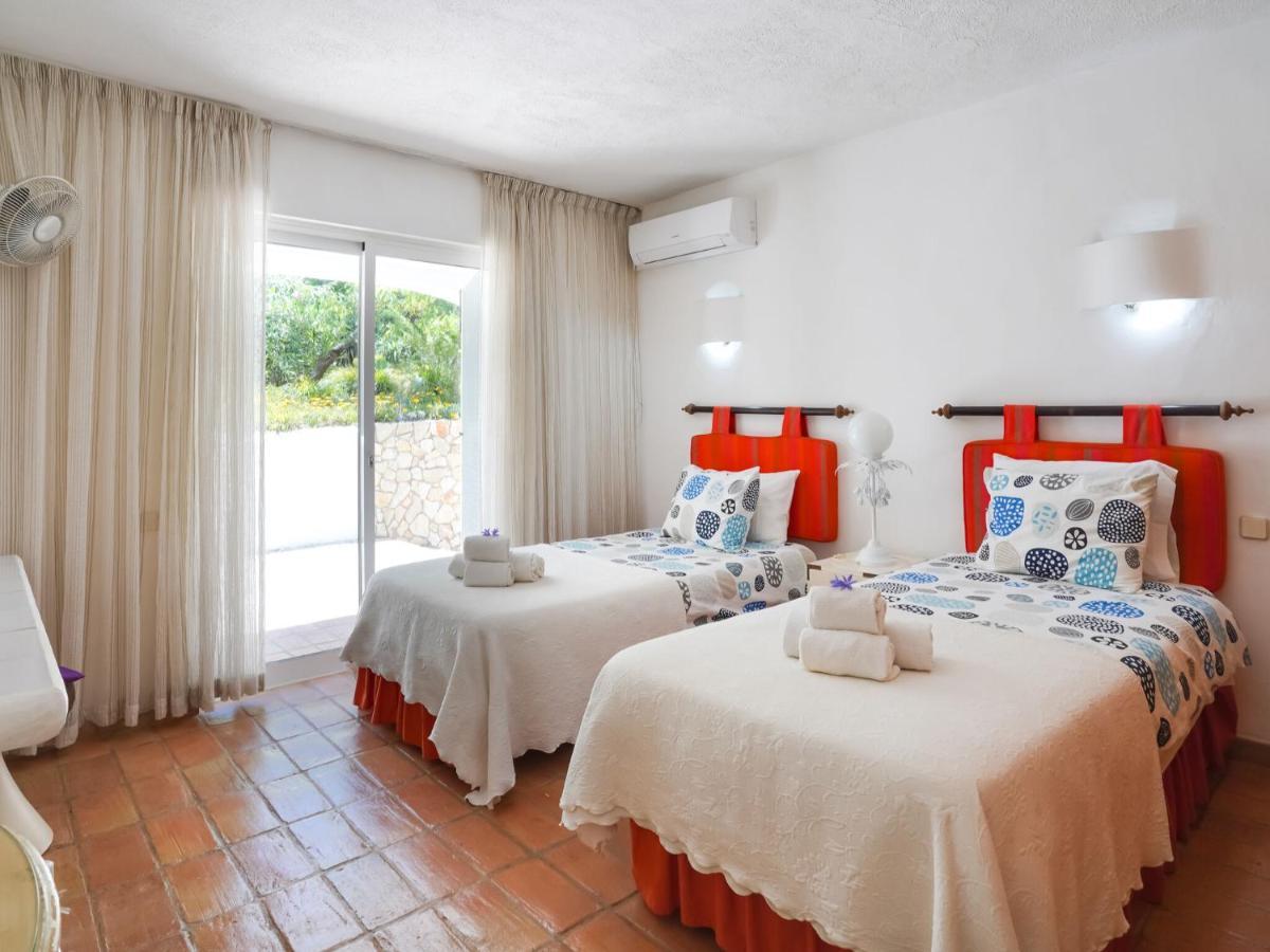Roofed Villa In Albufeira With Private Swimming Pool Ольюш-ди-Агуа  Экстерьер фото