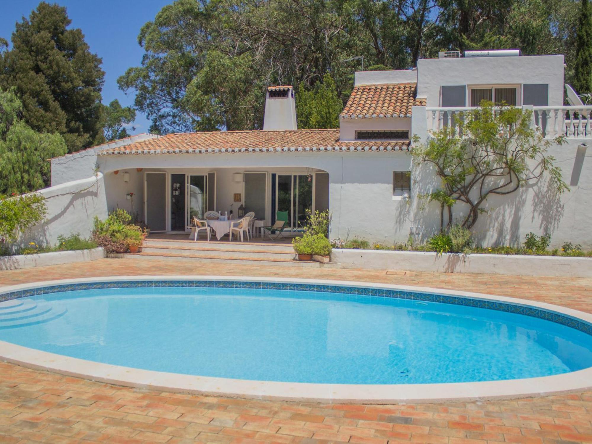 Roofed Villa In Albufeira With Private Swimming Pool Ольюш-ди-Агуа  Экстерьер фото